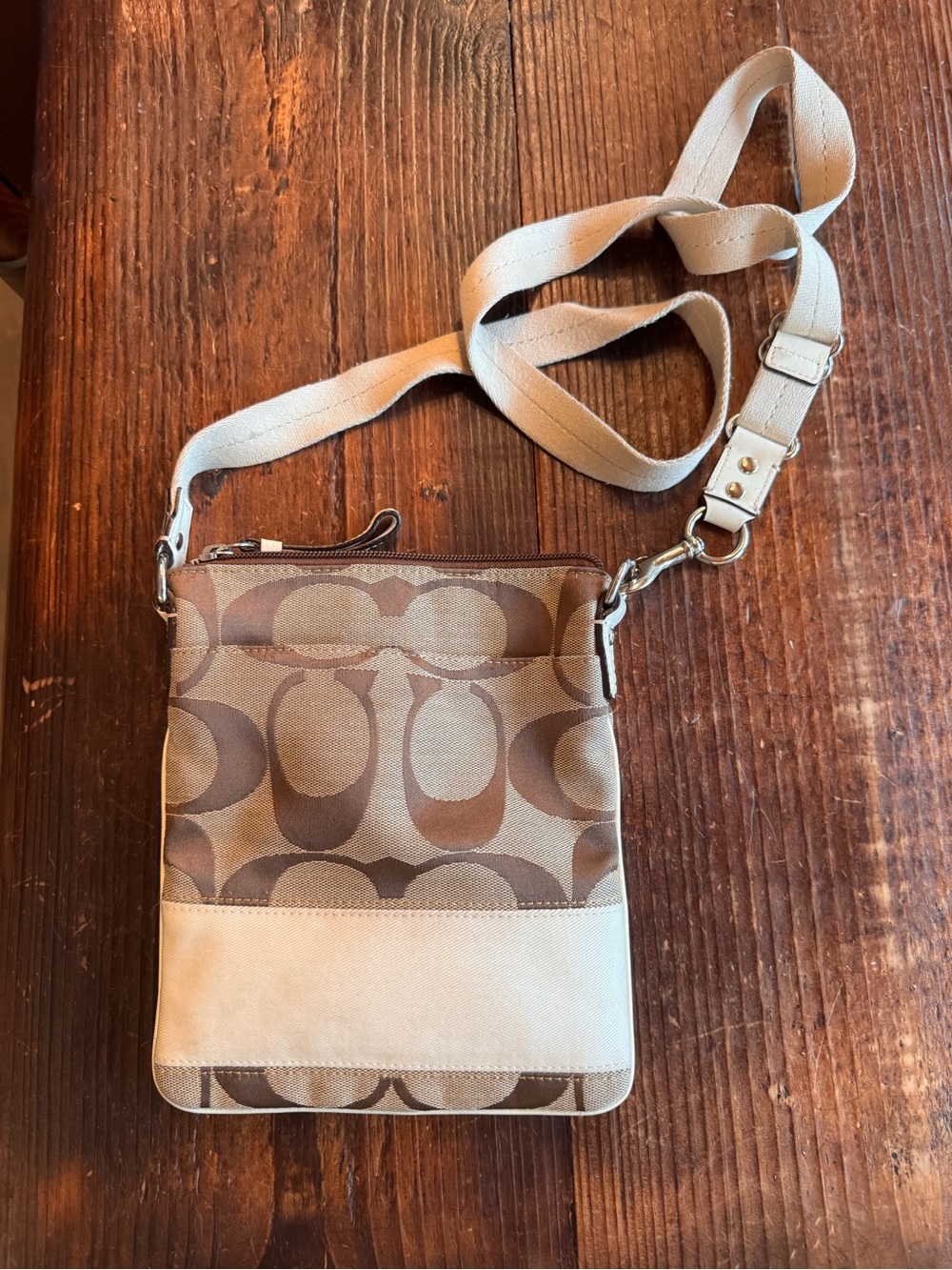 Coach Tan and Cream Signature Charm Crossbody Detail Y2K